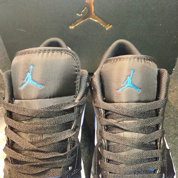 AIR JORDAN 1 RETRO LOW ROYAL TOE sz 9.5 - Picture 5 of 12